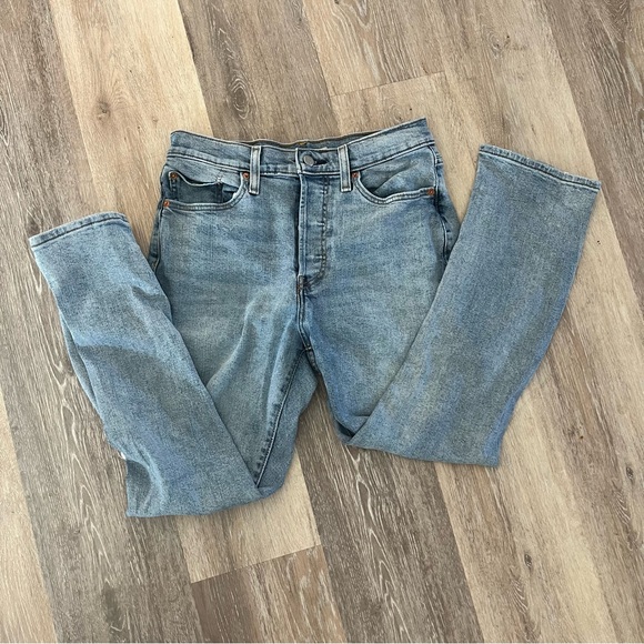 Levis Denim Jeans Size 31 with distressed knees high rise button fly light wash - Picture 8 of 12